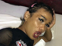 Amateur Ladyboy Alice Fucked Bareback — Guy on Shemale