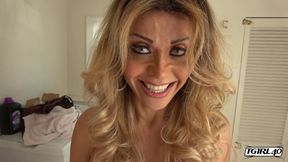 Transsexual star Johanna Bardin cums hard! — Amateur